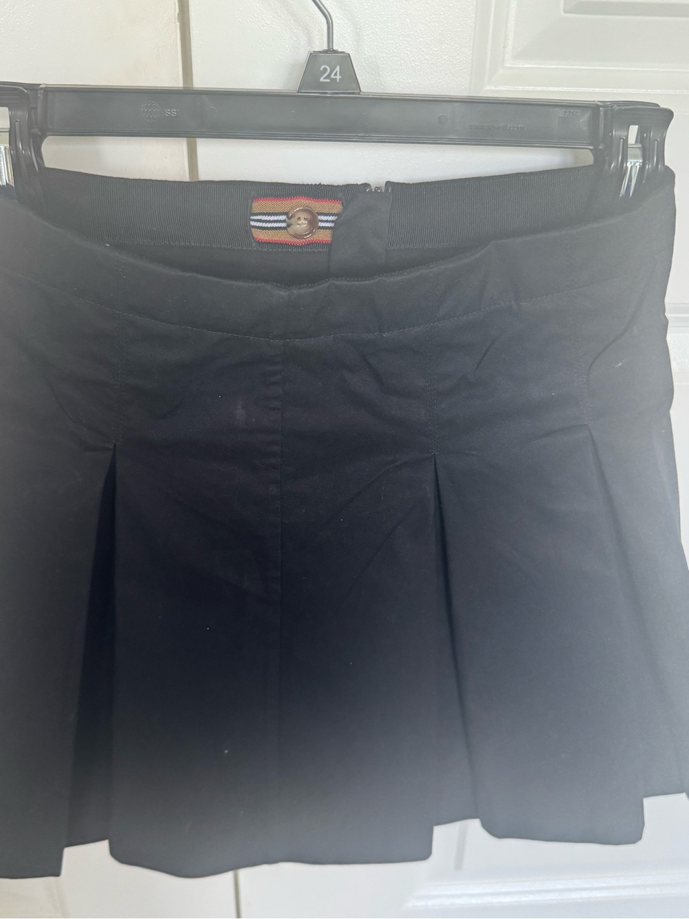 Burberry Gaya TB Black Pleated Mini Skirt girls size 10